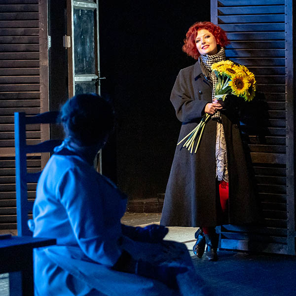 НАС ОБВЕНЧАЕТ ПРИЛИВ…