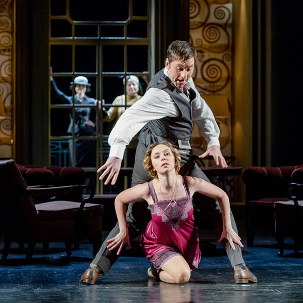 ВЕРНАЯ ЖЕНА