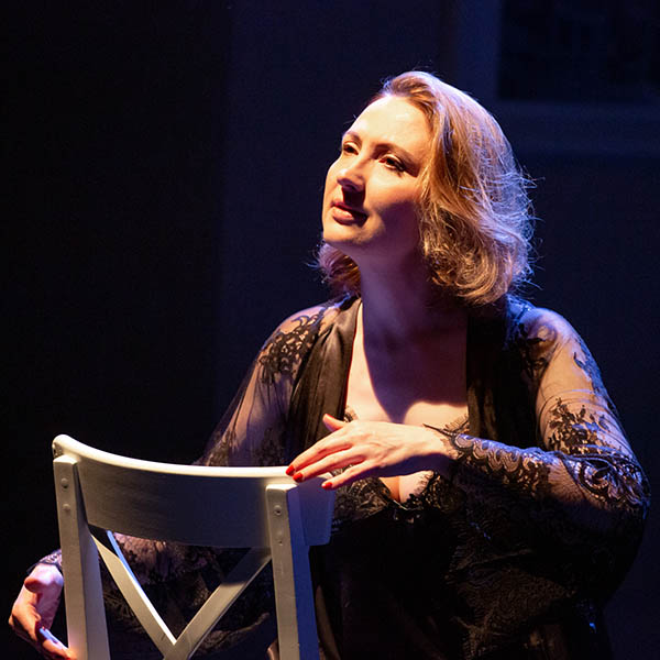 Я ЖДУ ТЕБЯ, ЛЮБИМЫЙ…